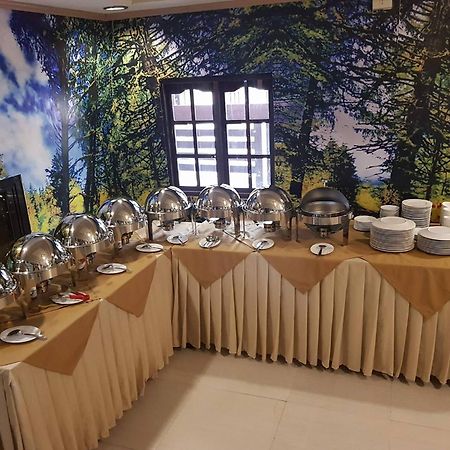 Villa Esmeralda Bryan'S Resort Hotel And Restaurant Palayan City Exterior photo